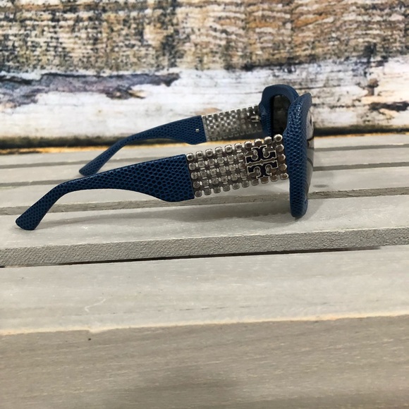 Tory Burch Accessories - Tory Burch TY9037Q Blue chainmail sunnies